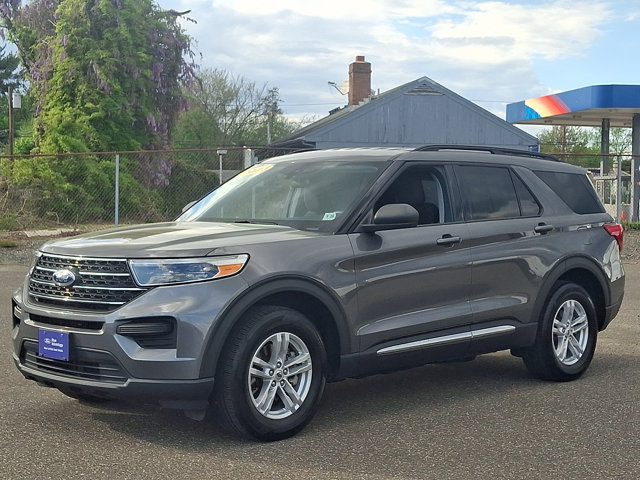Certified 2023 Ford Explorer XLT AWD/4WD image 3