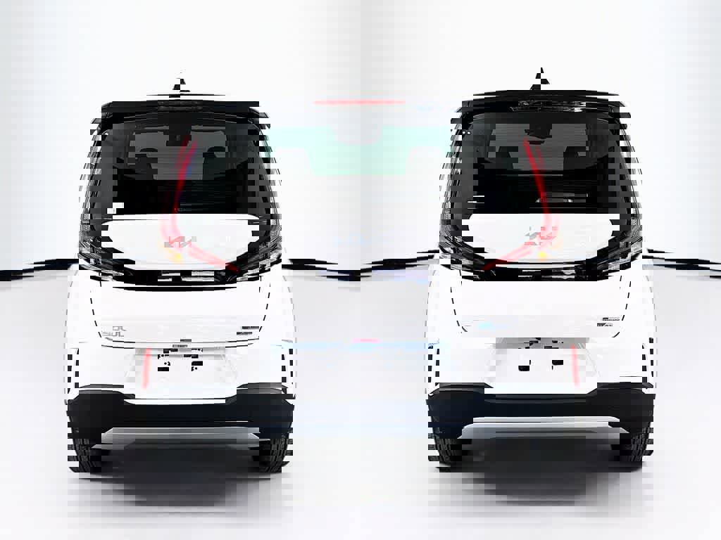 Used 2025 Kia Soul EX image 4