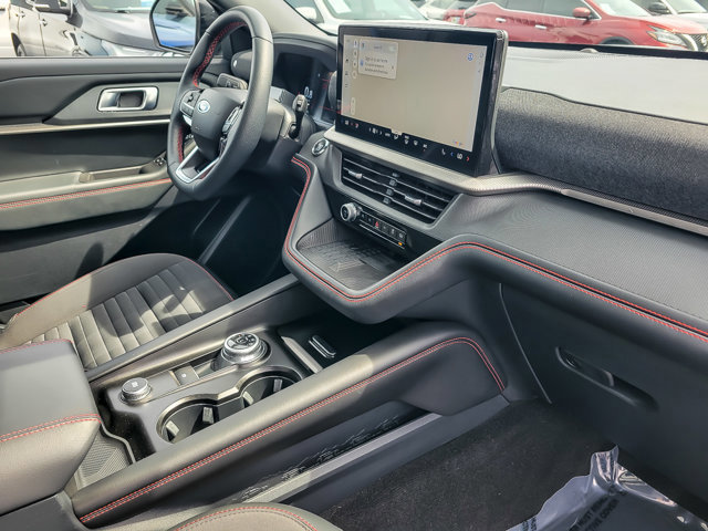 Certified 2025 Ford Explorer ST-Line w/ Premium Package image 26