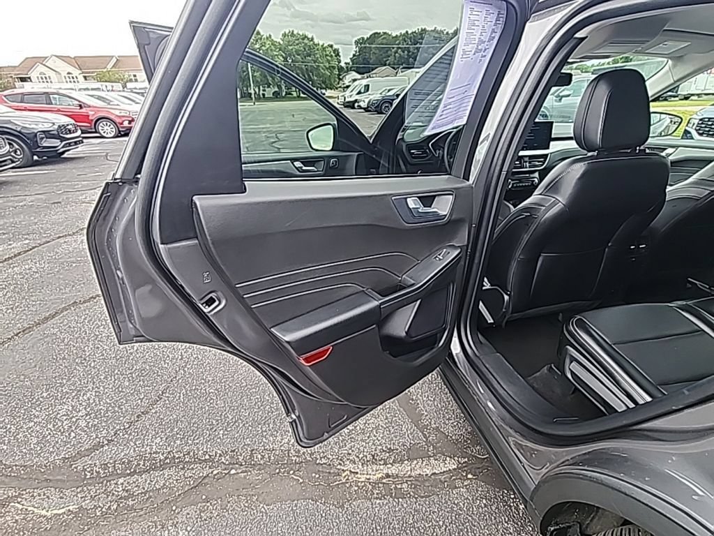 Certified 2024 Ford Escape Platinum AWD/4WD image 20