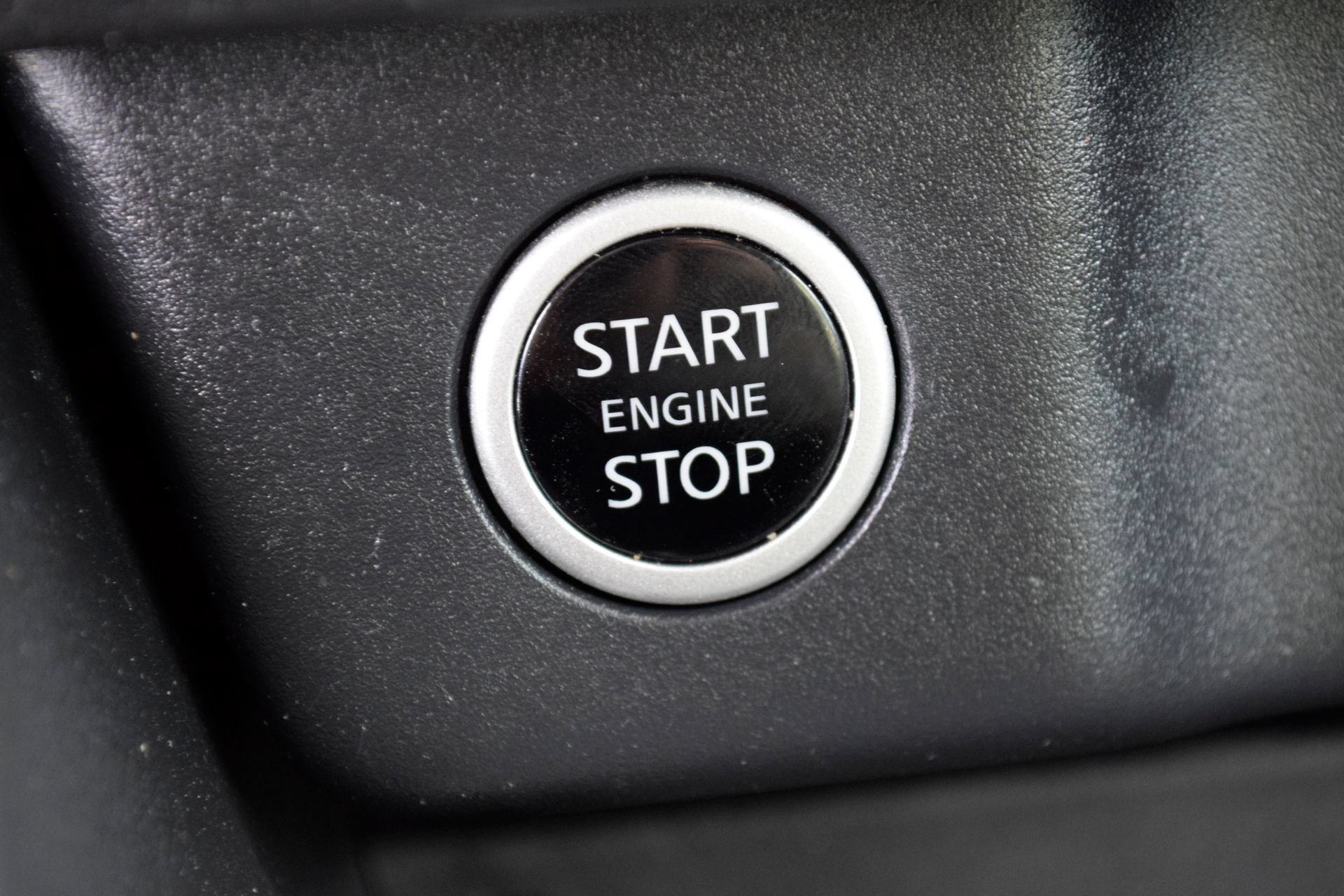 Used 2023 Nissan Rogue SV FWD image 11