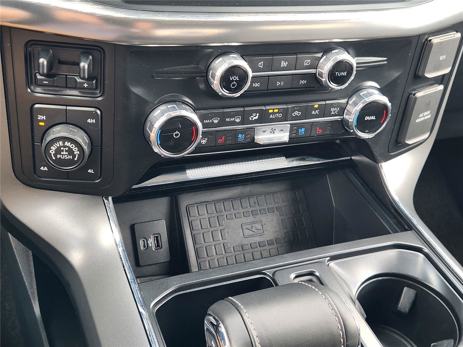 Certified 2022 Ford F150 Lariat w/ Equipment Group 502A High image 18