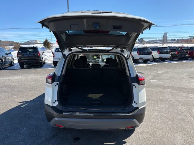 Used 2023 Nissan Rogue SV image 11