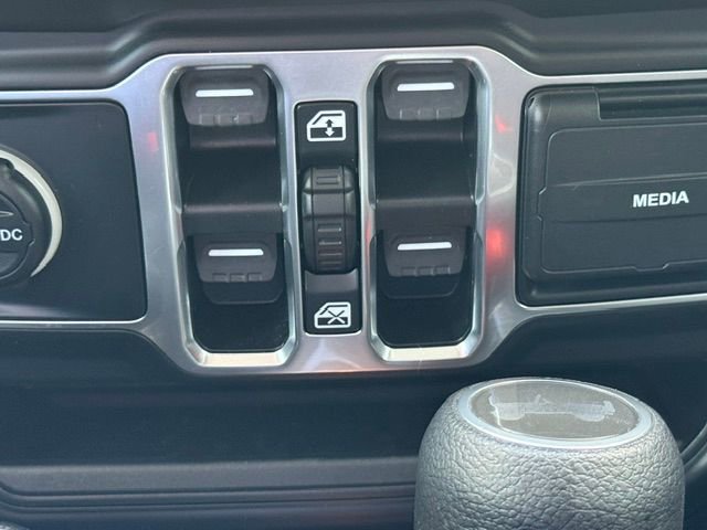 Used 2021 Jeep Wrangler Unlimited Sport AWD/4WD image 8
