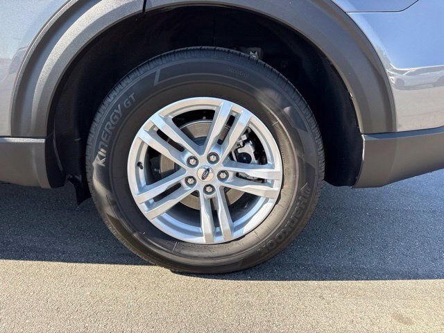 Certified 2023 Ford Explorer XLT w/ Equipment Group 202A RWD image 9