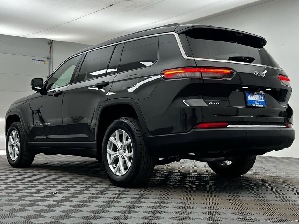 Used 2024 Jeep Grand Cherokee L Limited w/ Luxury Tech Group II image 13