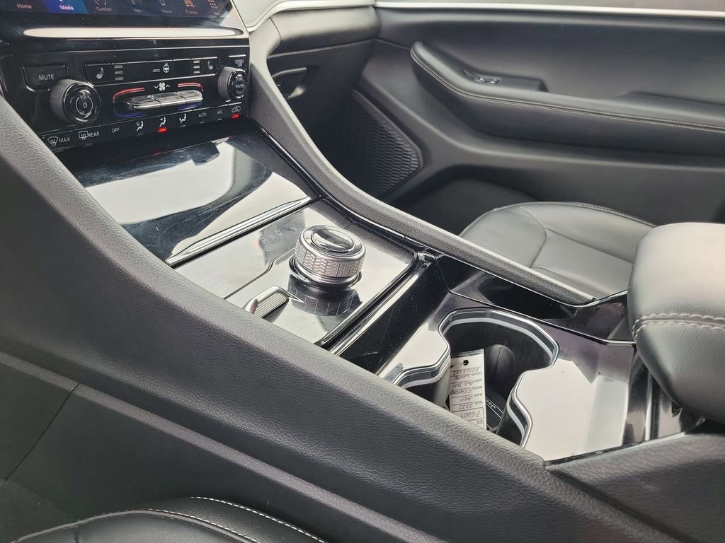 Used 2023 Jeep Grand Cherokee L Limited image 29