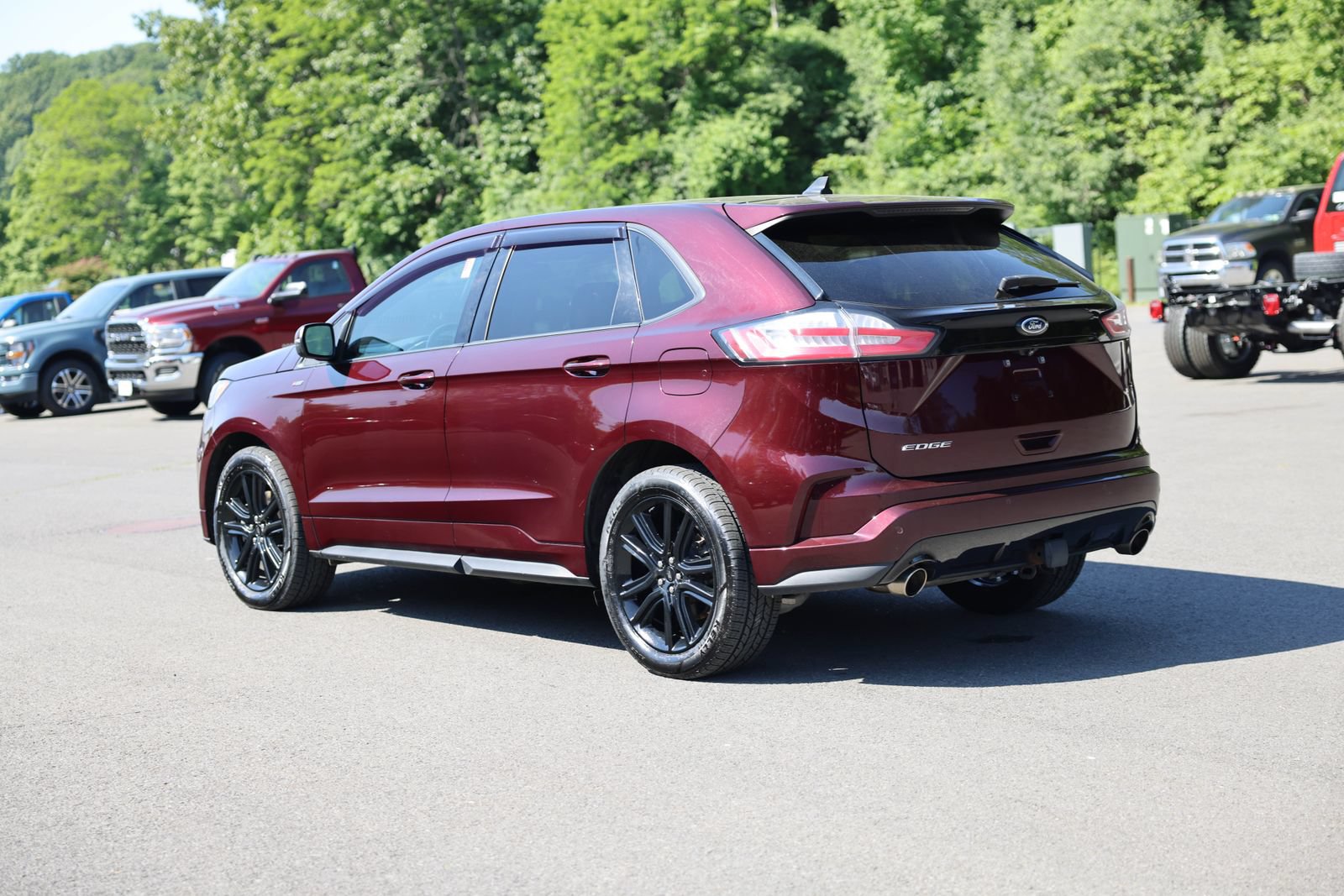Certified 2020 Ford Edge ST-Line w/ Cold Weather Package AWD/4WD image 3