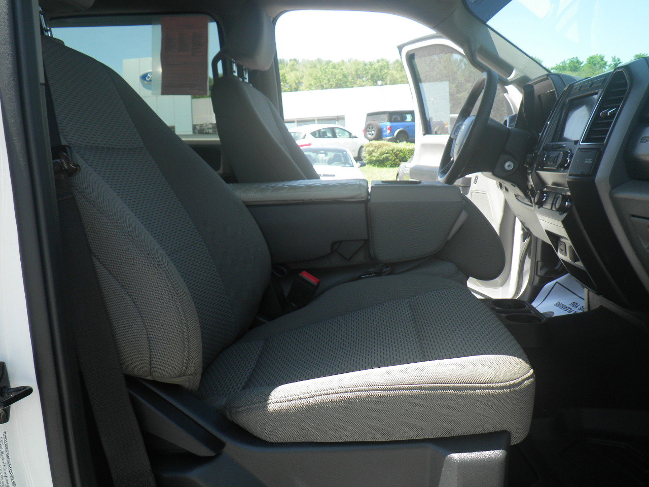 Certified 2022 Ford F350 XLT w/ XLT Premium Package AWD/4WD image 27