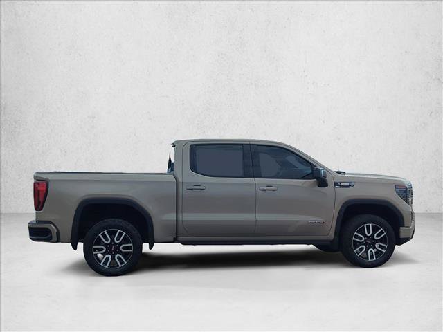 Used 2023 GMC Sierra 1500 AT4 w/ Technology Package AWD/4WD image 4