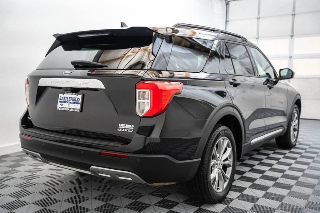 Certified 2023 Ford Explorer XLT w/ Equipment Group 202A AWD/4WD image 5