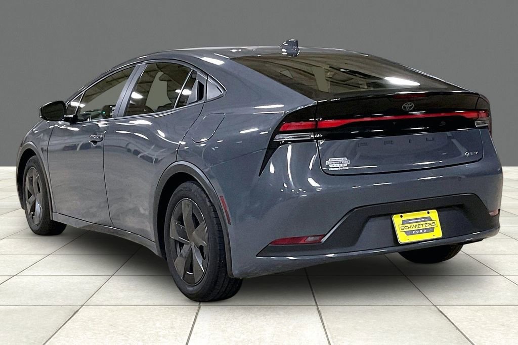 Used 2024 Toyota Prius LE FWD image 11