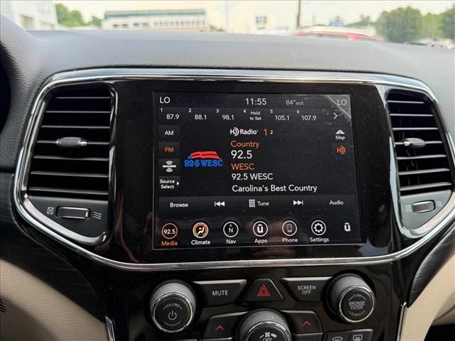 Used 2022 Jeep Grand Cherokee Laredo E RWD image 18