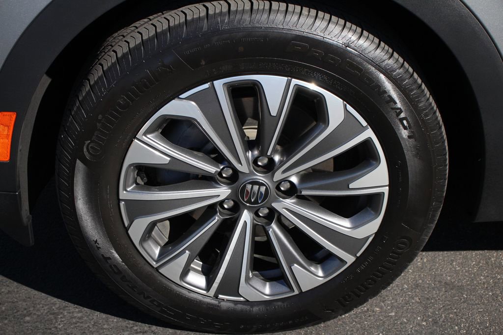Used 2025 Buick Envision Preferred AWD/4WD image 14