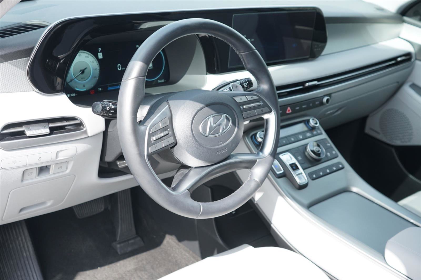 Used 2023 Hyundai Palisade SEL w/ Premium Package FWD image 9