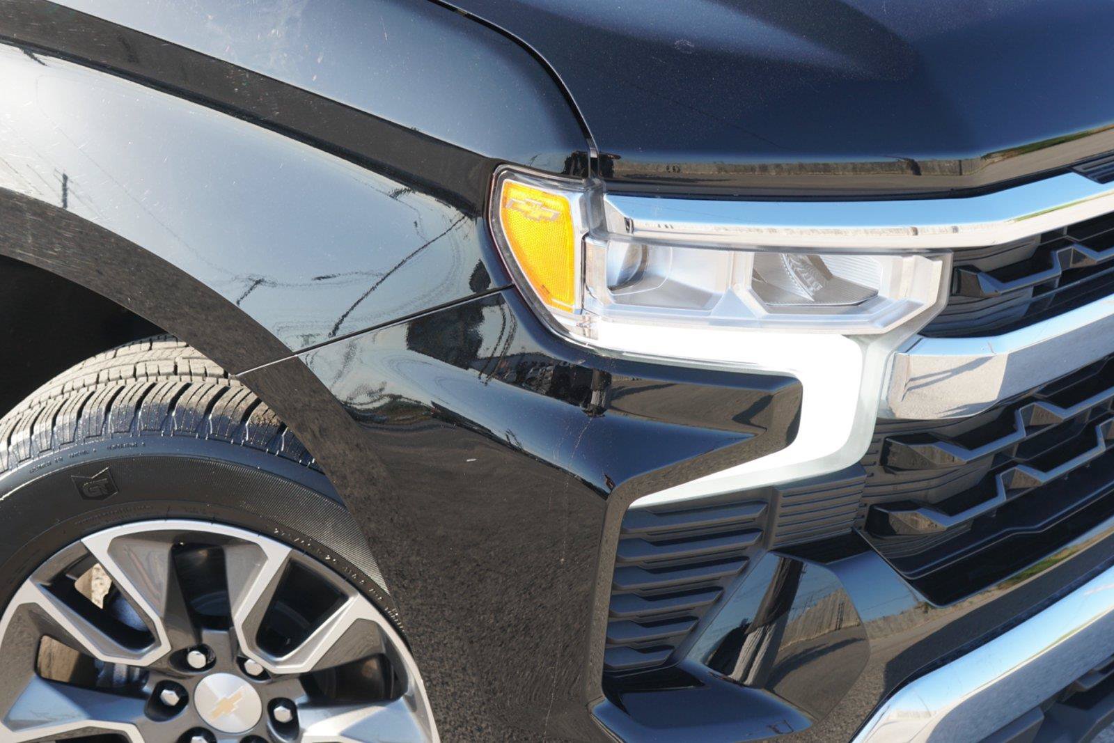 Used 2024 Chevrolet Silverado 1500 LT RWD image 3