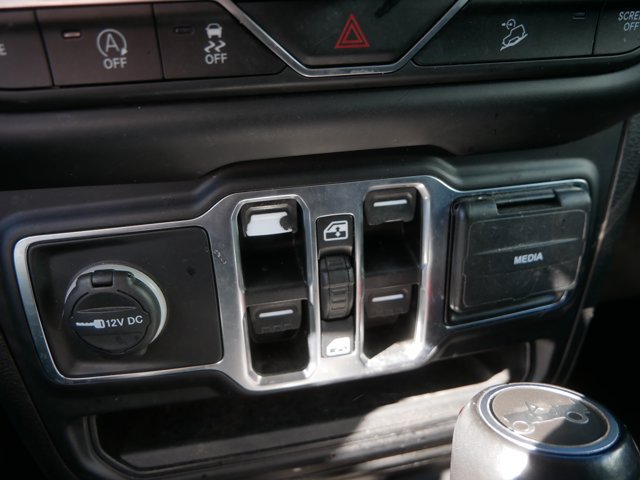 Used 2020 Jeep Wrangler Unlimited Sahara AWD/4WD image 24