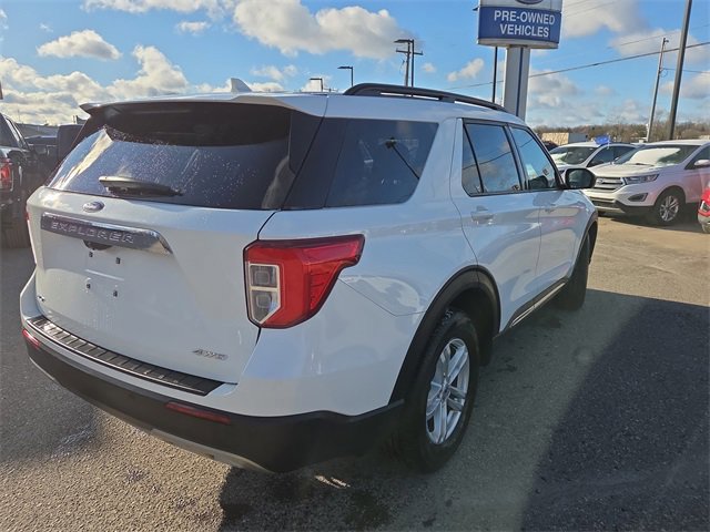 Certified 2022 Ford Explorer XLT w/ Equipment Group 202A image 5
