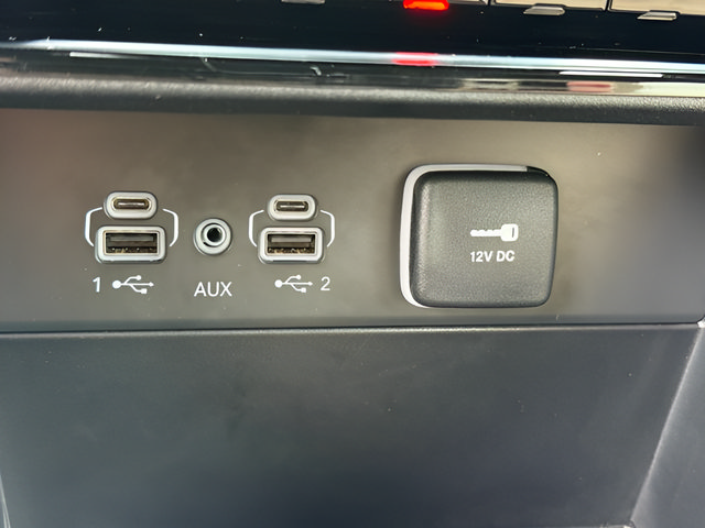 Used 2025 Jeep Grand Cherokee Limited AWD/4WD image 18
