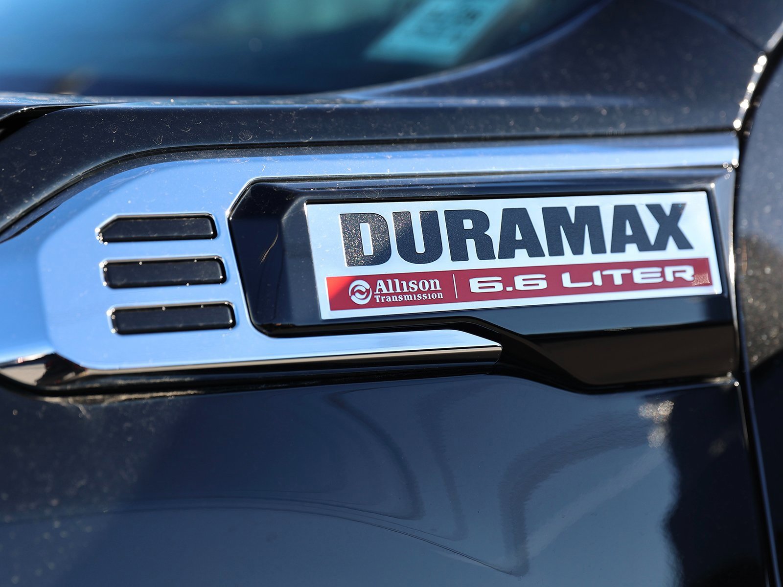 Used 2025 GMC Sierra 2500 SLT w/ SLT Premium Package image 10