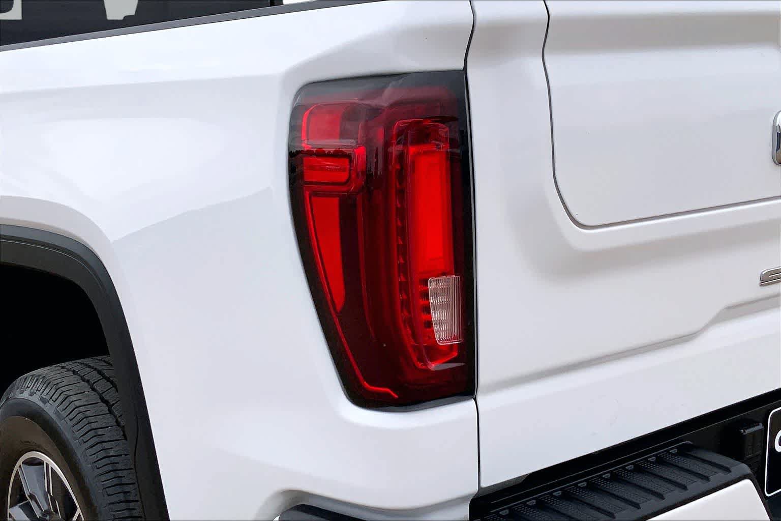 Used 2024 GMC Sierra 1500 AT4 w/ Technology Package AWD/4WD image 29