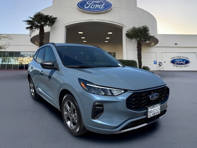 Certified 2024 Ford Escape ST-Line w/ Tech Pack #1 FWD image 4