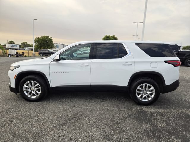Used 2023 Chevrolet Traverse LS w/ Safety Package FWD image 4