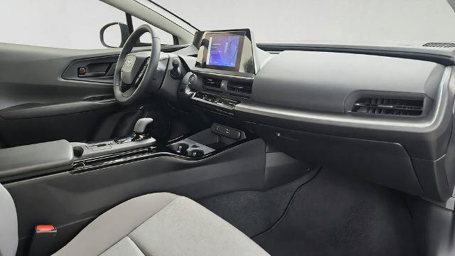 Used 2026 Toyota Prius LE FWD image 30