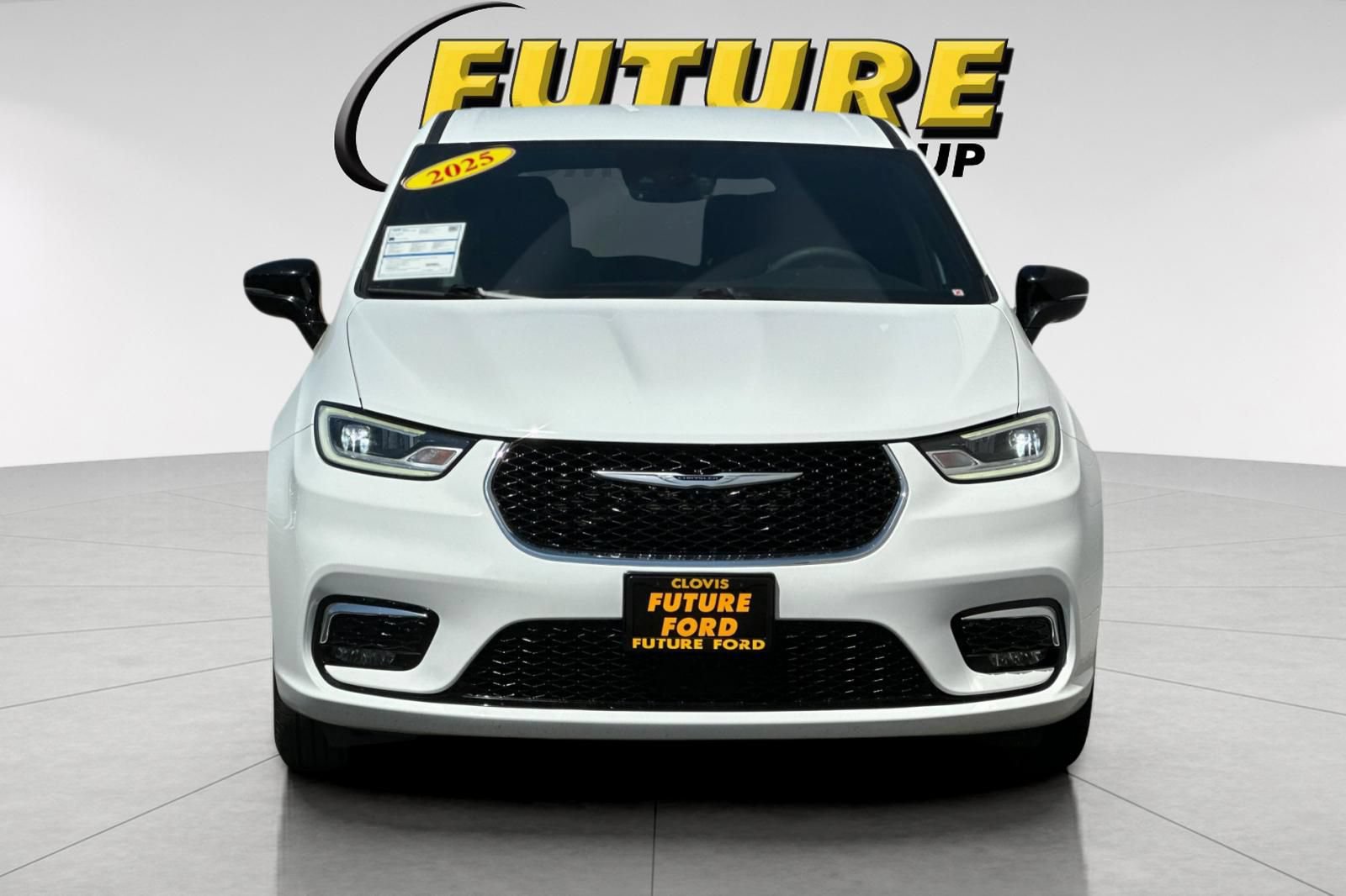 Used 2025 Chrysler Pacifica Select FWD image 8
