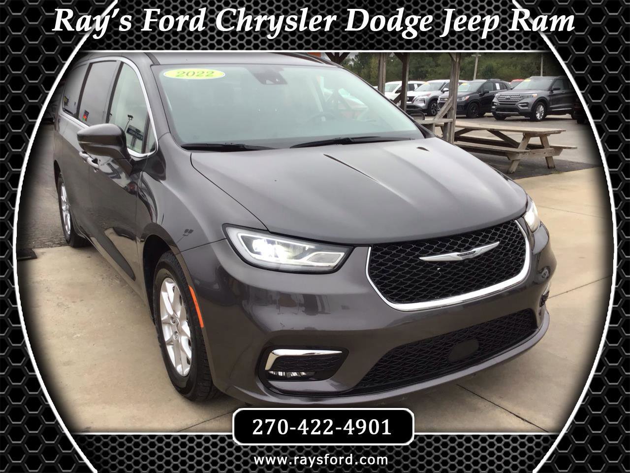 Used 2022 Chrysler Pacifica Touring-L image 7