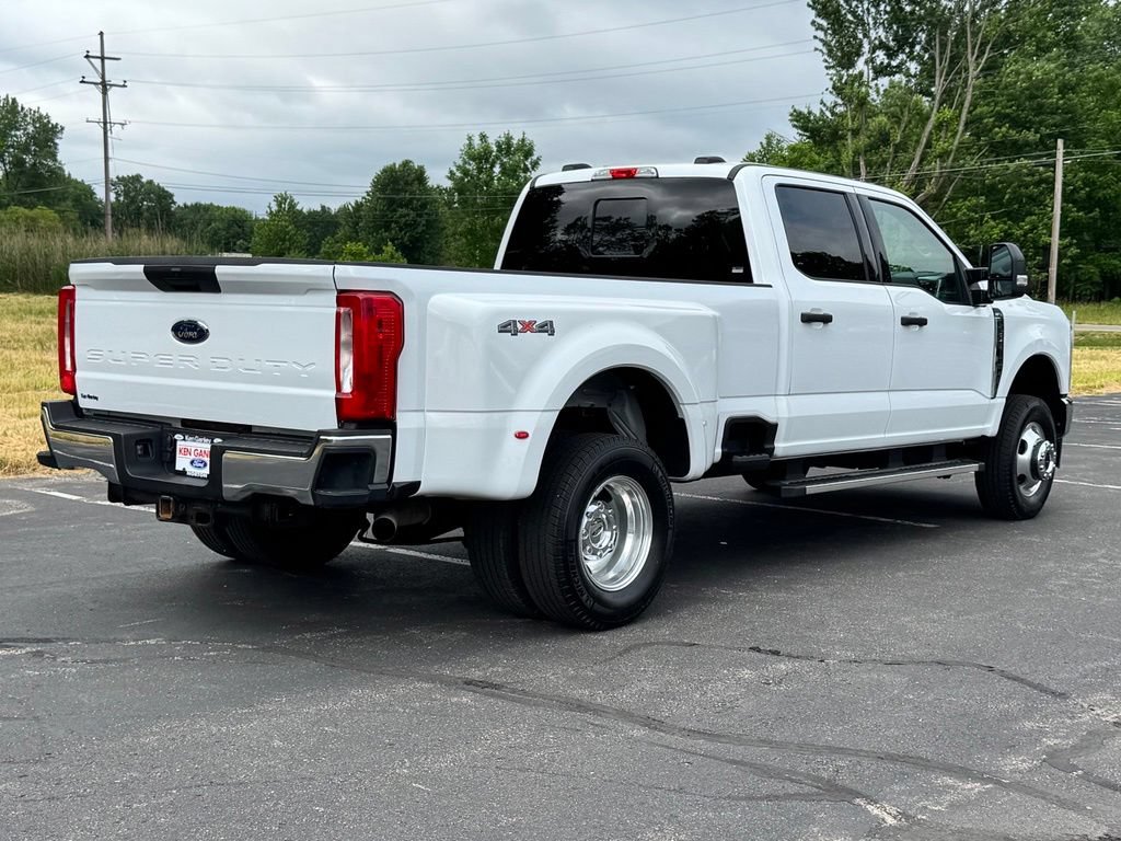 Certified 2024 Ford F350 XLT AWD/4WD image 9