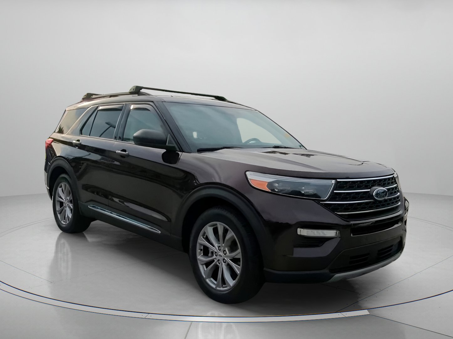 Certified 2022 Ford Explorer XLT w/ Equipment Group 202A RWD image 2