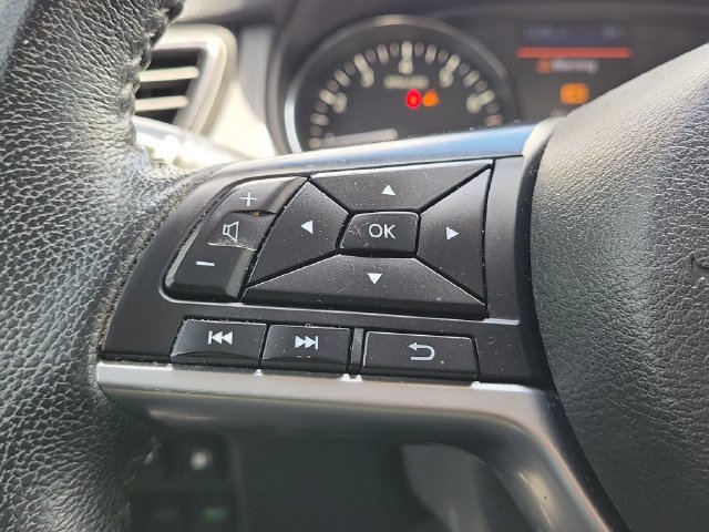 Used 2020 Nissan Rogue SV FWD image 26