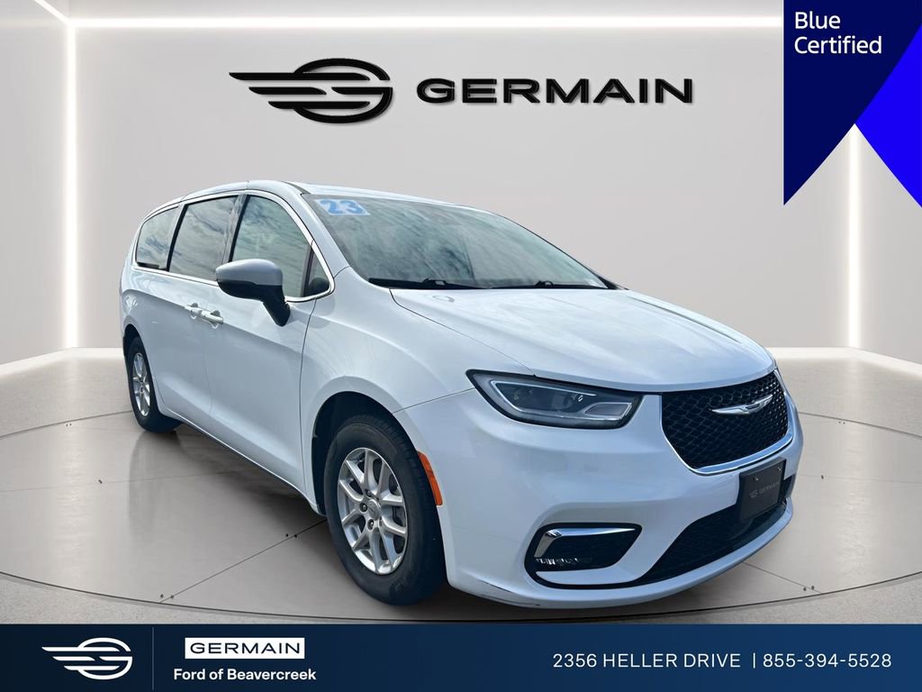 Used 2023 Chrysler Pacifica Touring-L