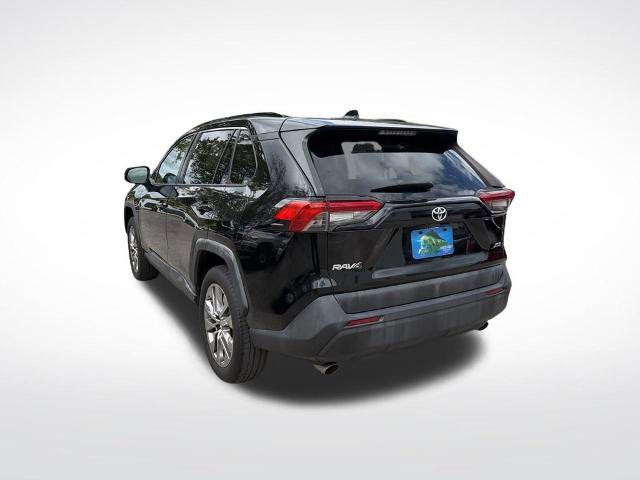 Used 2019 Toyota RAV4 XLE Premium FWD image 5
