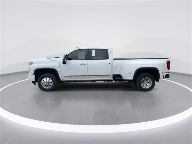 Used 2024 Chevrolet Silverado 3500 High Country w/ High Country Premium Package image 3