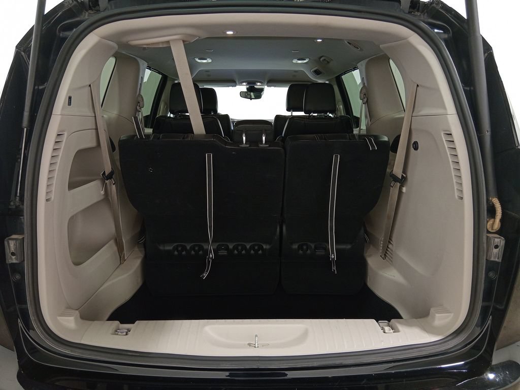 Used 2024 Chrysler Pacifica Touring-L FWD image 5