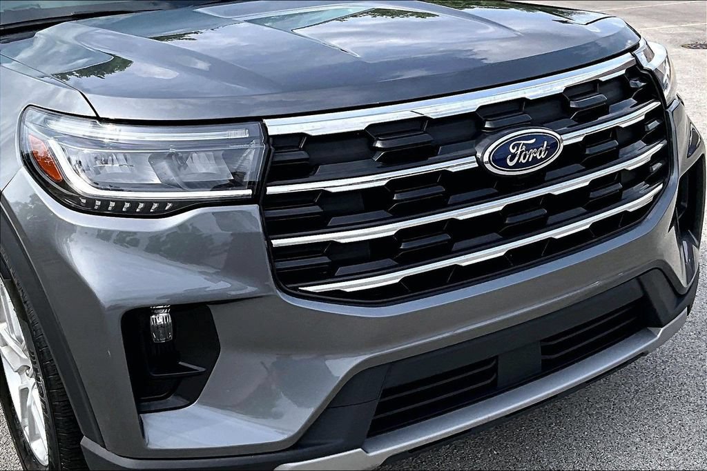 Certified 2025 Ford Explorer Active w/ Active Comfort Package RWD image 30