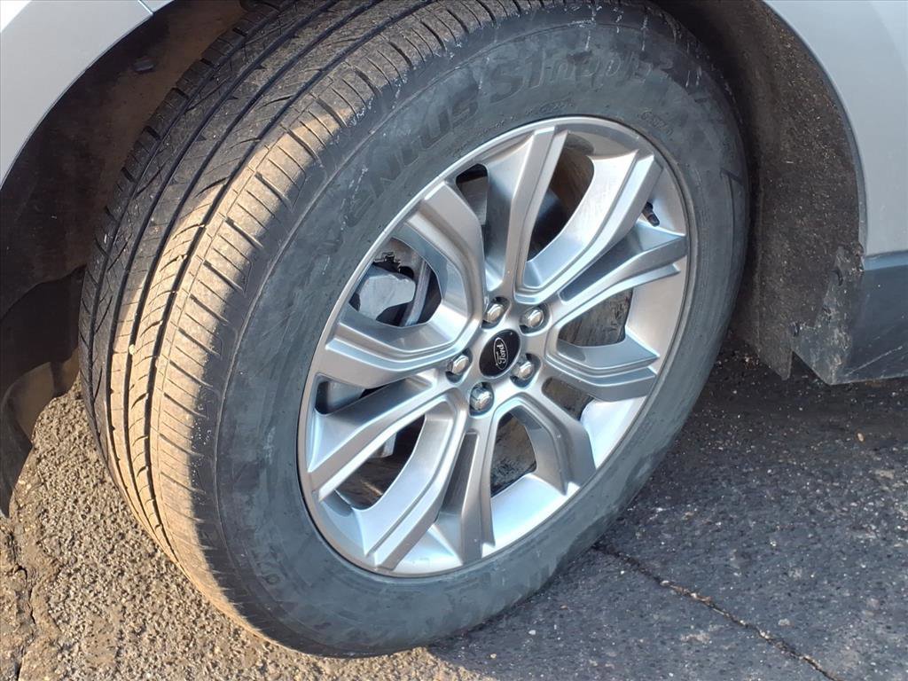 Certified 2024 Ford Edge Titanium image 7