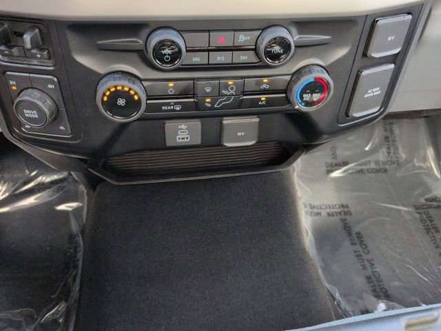 Certified 2025 Ford F250 XLT w/ FX4 Off-Road Package AWD/4WD image 18