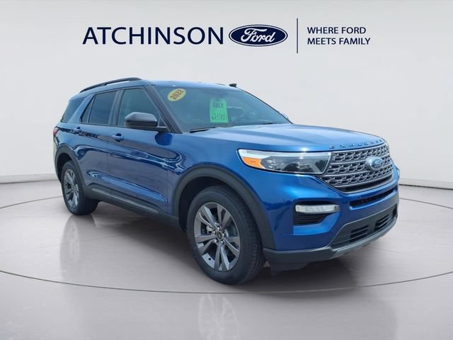 Certified 2022 Ford Explorer XLT w/ Equipment Group 202A AWD/4WD image 3