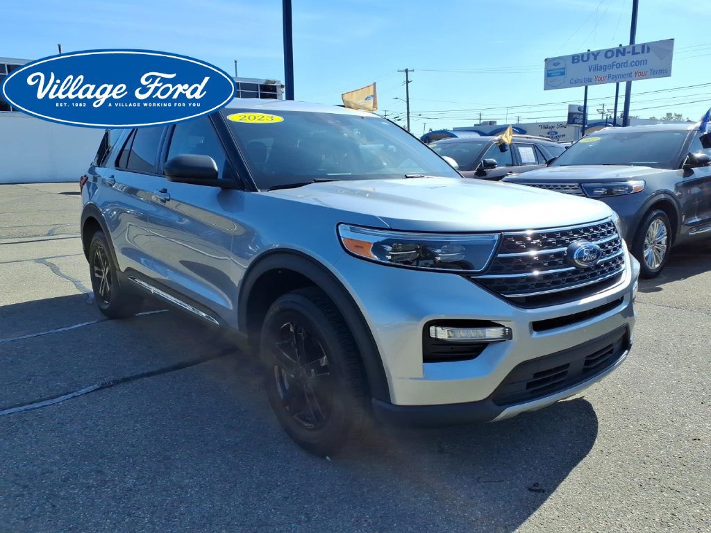Certified 2023 Ford Explorer XLT w/ Equipment Group 202A AWD/4WD image 4