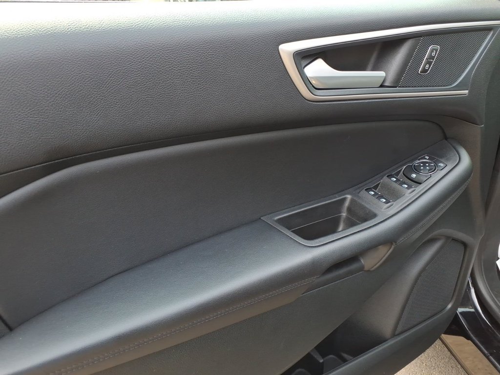 Certified 2024 Ford Edge SEL w/ Convenience Package AWD/4WD image 5