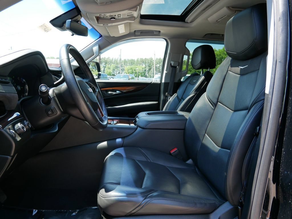 Used 2019 Cadillac Escalade Premium Luxury w/ LPO, Radiant Package AWD/4WD image 16
