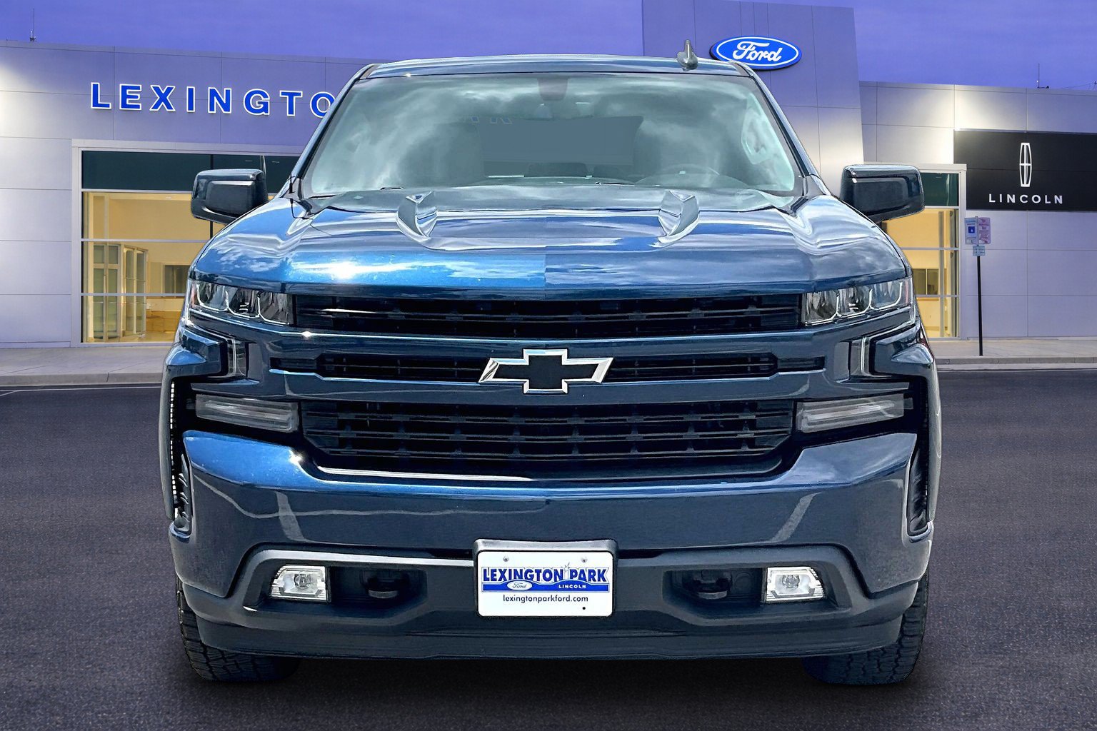 Used 2020 Chevrolet Silverado 1500 RST AWD/4WD image 2