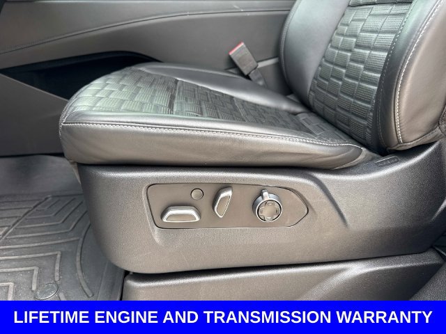 Used 2021 Cadillac Escalade Premium Luxury Platinum RWD image 22