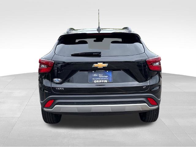 Used 2025 Chevrolet Trax LT FWD image 6
