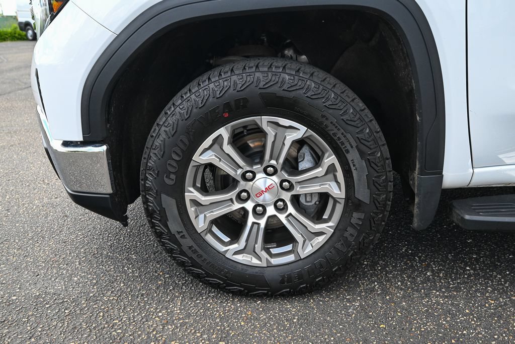 Used 2022 GMC Sierra 1500 SLT w/ SLT Convenience Package AWD/4WD image 12