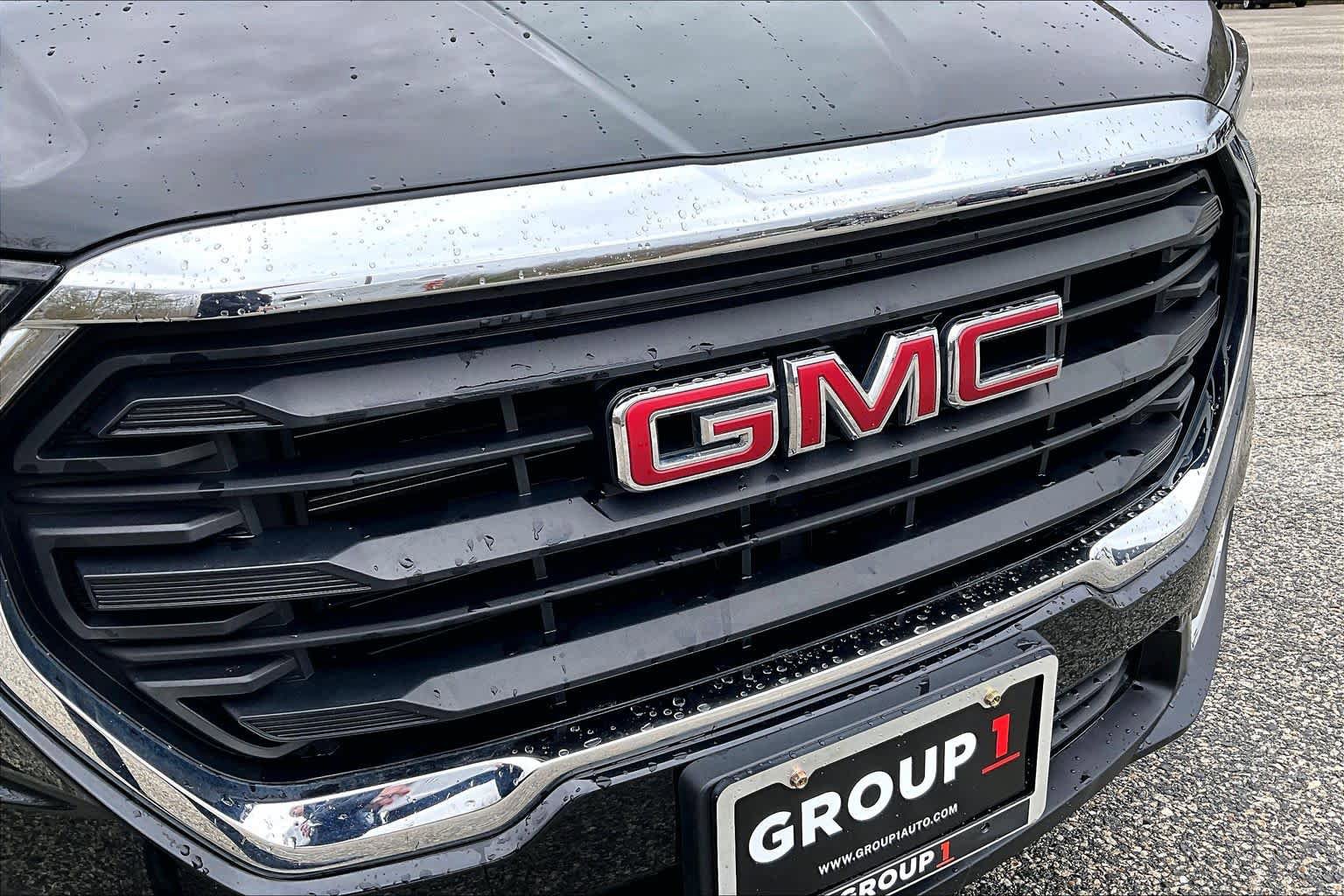 Used 2024 GMC Terrain SLE AWD/4WD image 32