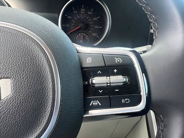 Used 2024 Kia Carnival LX FWD image 16